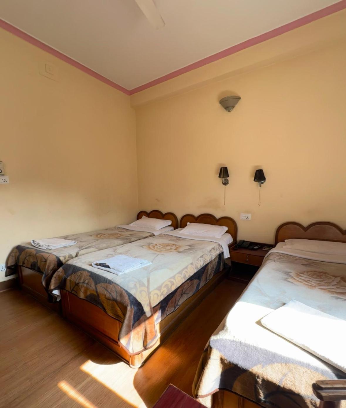 Green Tara Hotel Pokhara Luaran gambar
