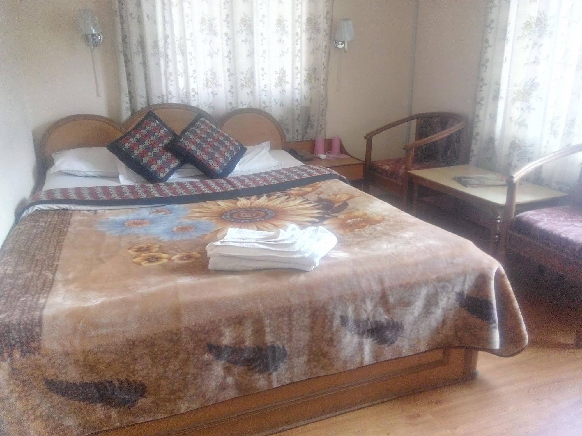Green Tara Hotel Pokhara Luaran gambar